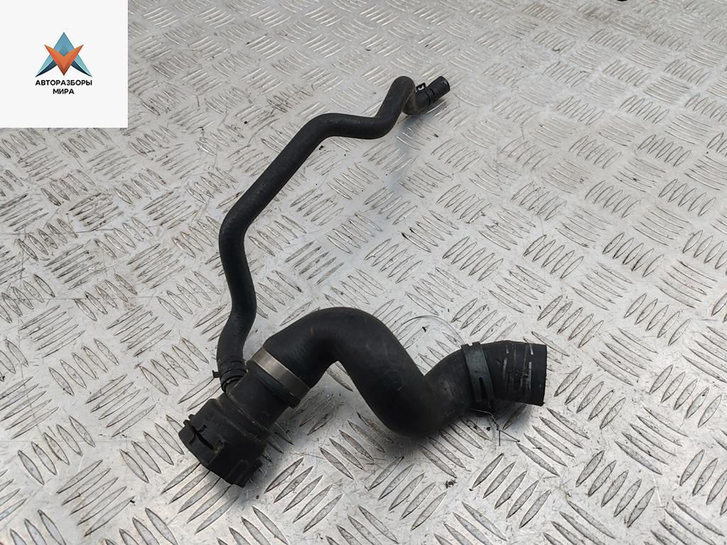 патрубок (трубопровод, шланг) Audi A4 B6 2002, 2.0 л., бензин, МКПП, синий, универсал, 8E0121101N - фото №1