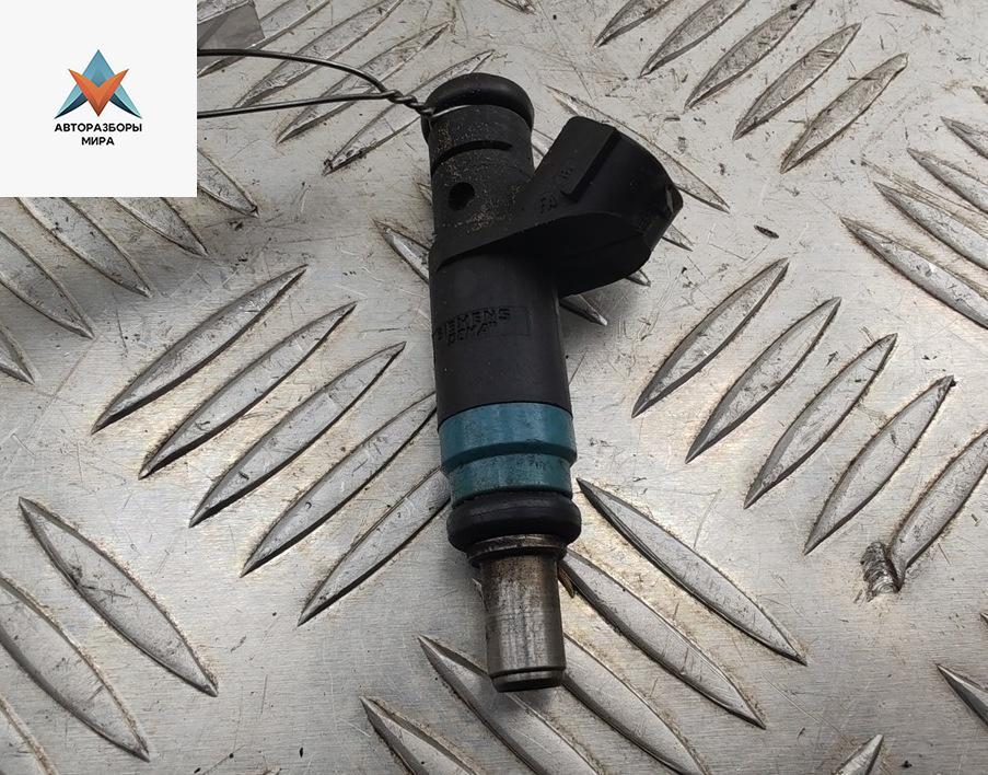 форсунка Audi A4 B6 2001, 2.0 л., бензин, АКПП, чёрный, универсал, 06B133551K - фото №1