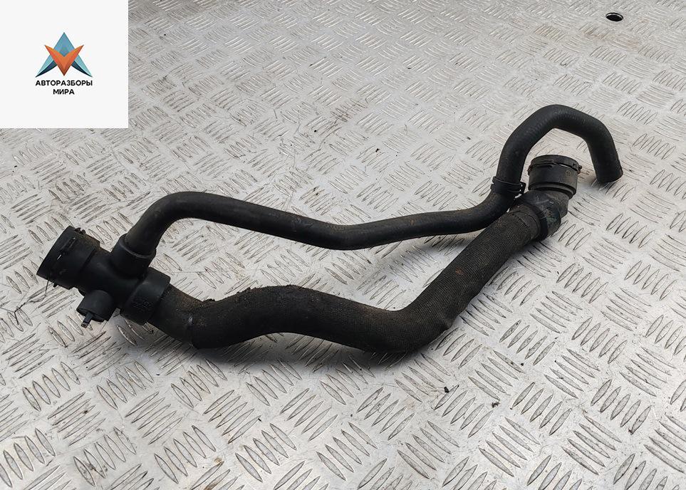 патрубок (трубопровод, шланг) Audi A4 B6 2002, 2.0 л., бензин, МКПП, синий, универсал, 8E0121049J - фото №1