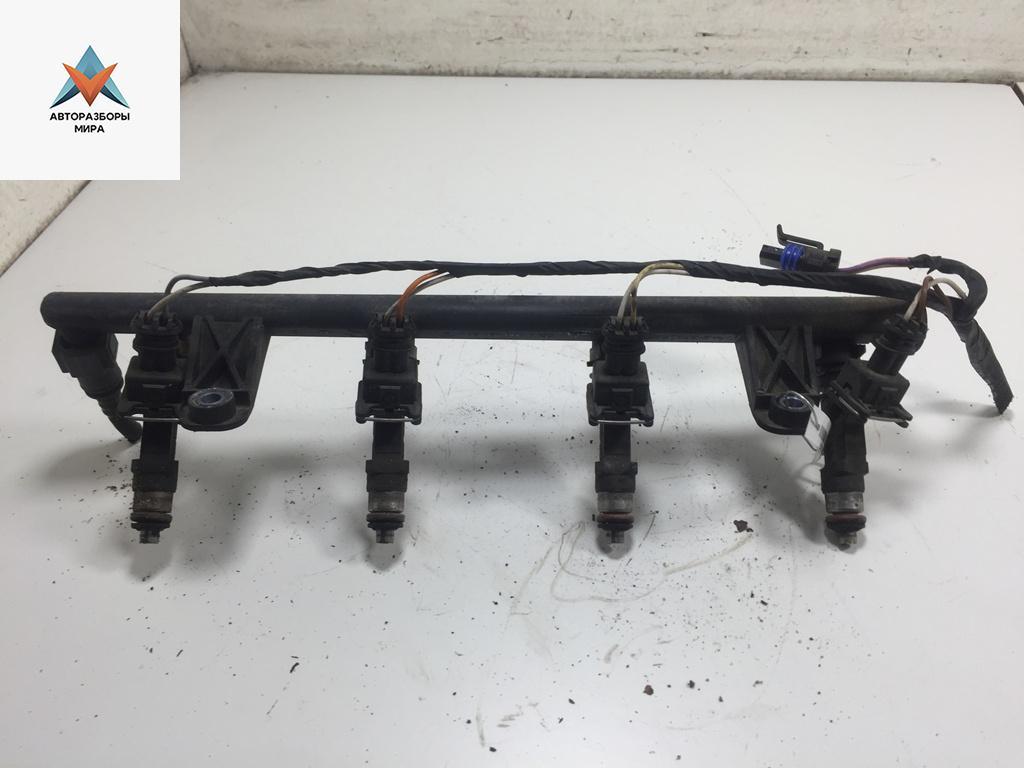 форсунка Dacia (Renault) Logan 2006, 1.4 л., бензин, МКПП, синий, седан, 227124 - фото №1