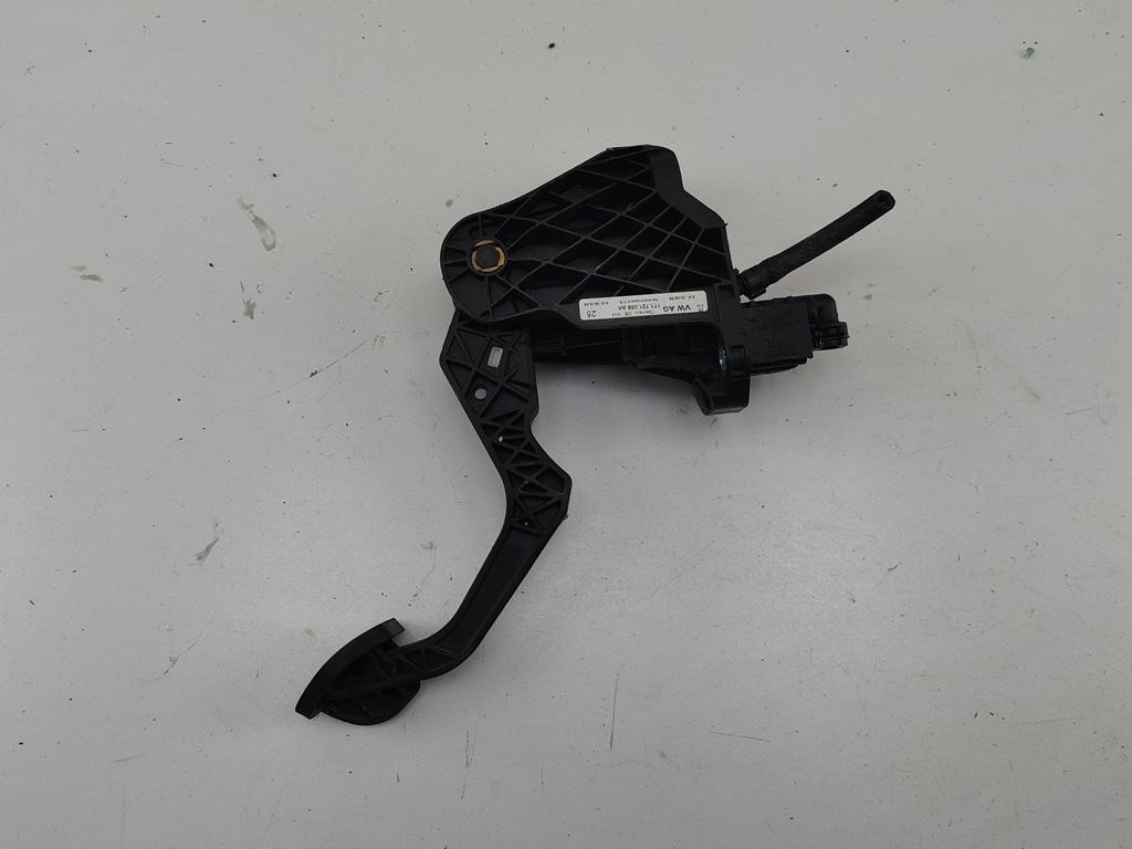 педаль сцепления Volkswagen Touran 2004, 1.6 л., бензин, МКПП, чёрный, минивэн, 1T1721059