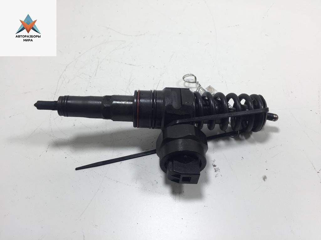 форсунка Volkswagen Passat B5 1999, 1.9 л., дизель, МКПП, синий, седан, 038130073F - фото №1