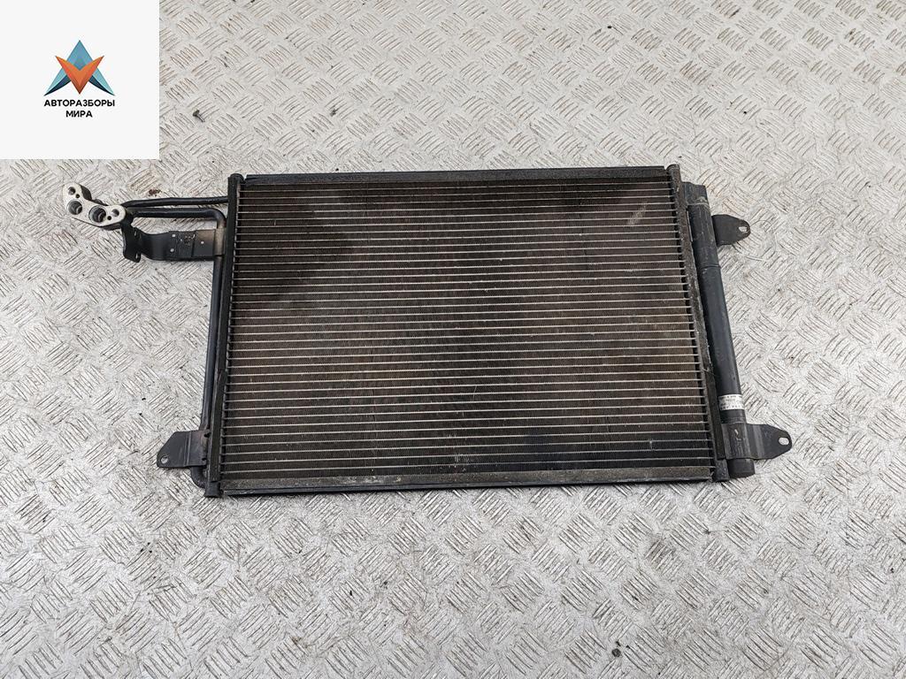 радиатор кондиционера Volkswagen Golf 5 поколение 2004, 1.6 л., бензин, АКПП, серый, хетчбэк 5 дв., 1K0298403 - фото №1