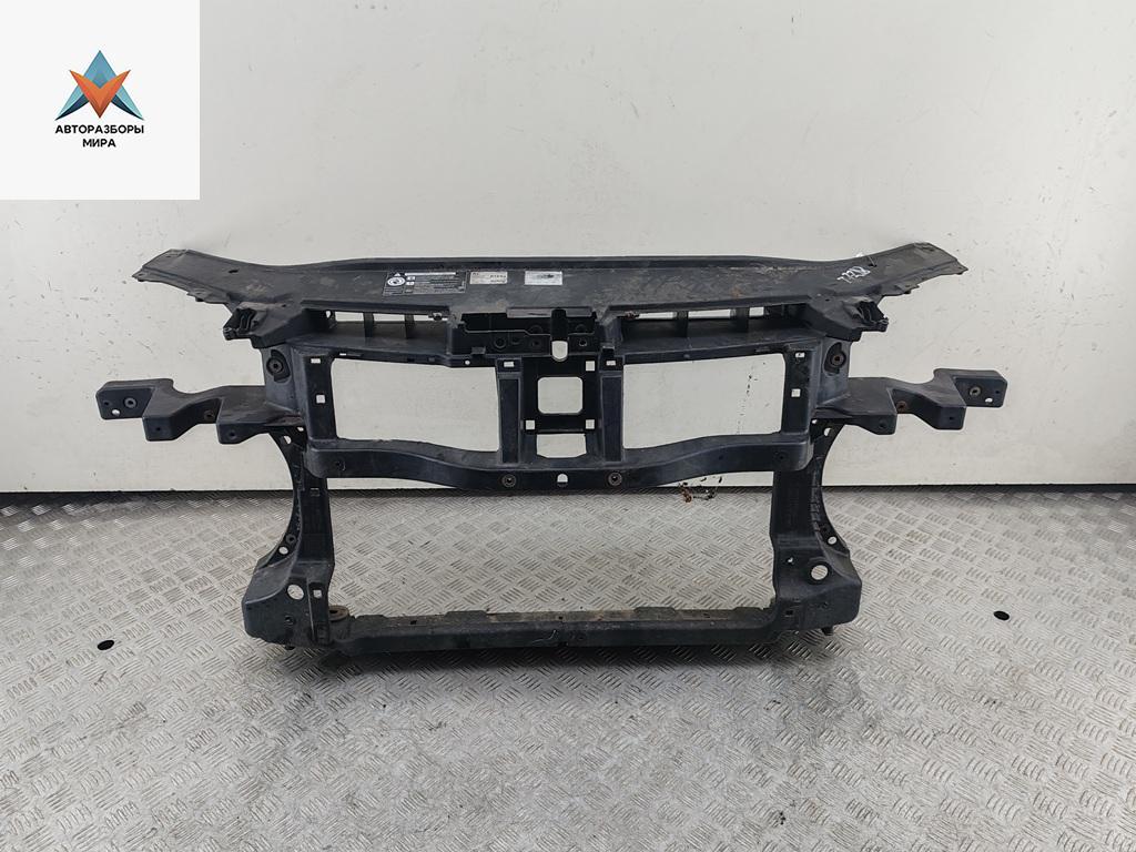 Рамка радиатора Volkswagen Passat B6 2006, 2.0 л., дизель, МКПП, красный, универсал, 3C0805594D - фото №1