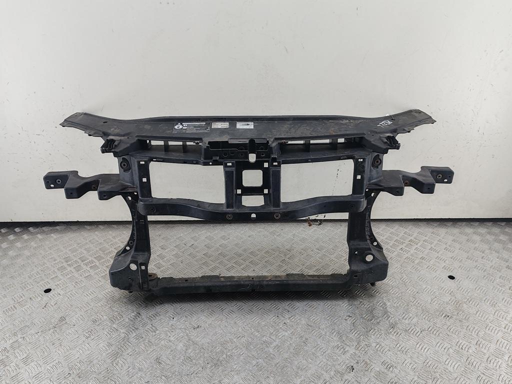 Рамка радиатора Volkswagen Passat B6 2006, 2.0 л., дизель, МКПП, красный, универсал, 3C0805594D