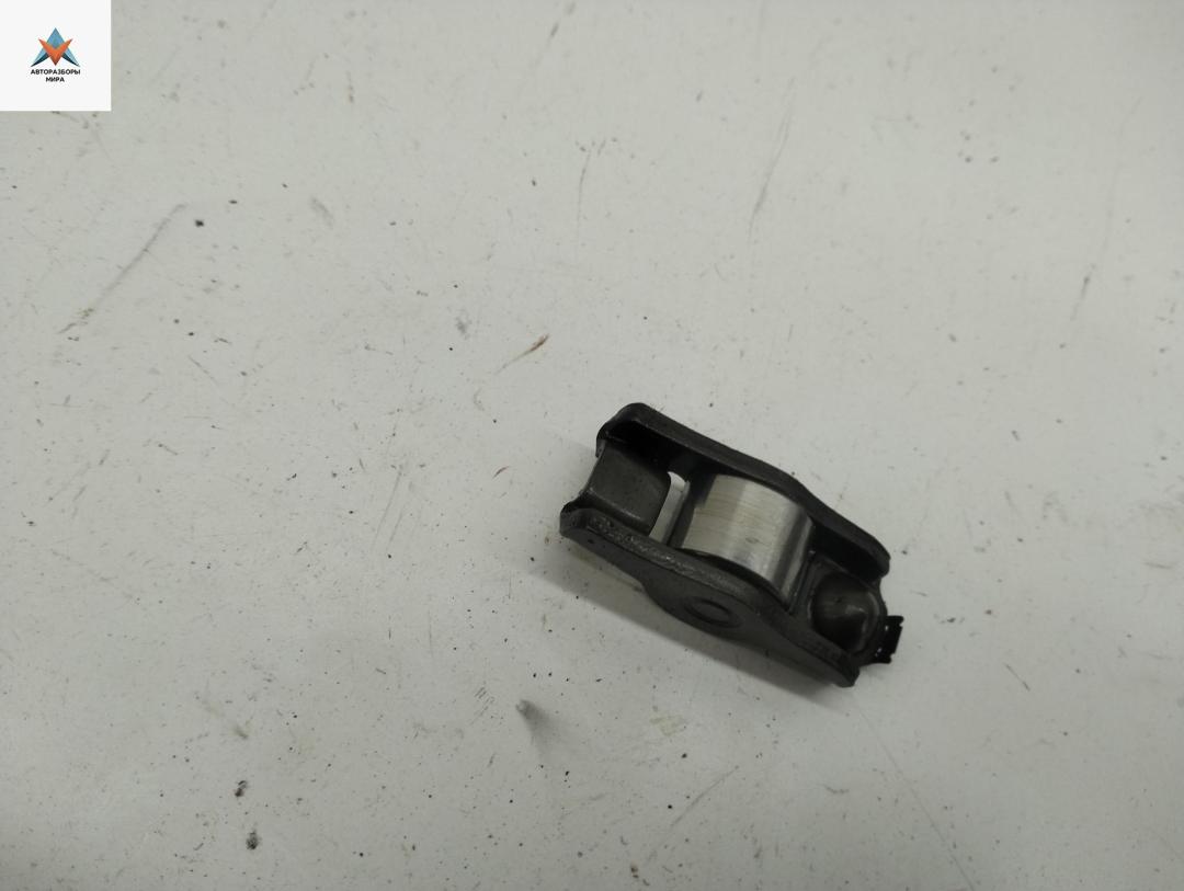 коромысло клапана (рокер) Volkswagen Golf 5 поколение 2005, 1.4 л., бензин, МКПП, чёрный, хетчбэк 5 дв., 036109411D - фото №1