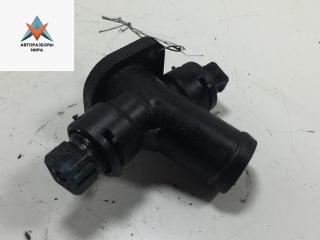 фланец (тройник) системы охлаждения Volkswagen Transporter T4 1992, 2.4 л., дизель, МКПП, красный, микроавтобус, 074121132