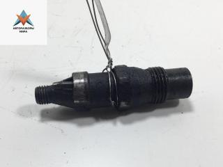 форсунка Volkswagen Transporter T4 1992, 2.4 л., дизель, МКПП, красный, микроавтобус, 068130202