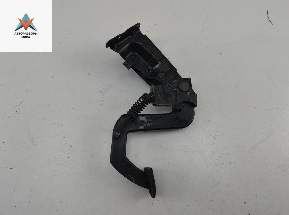 педаль сцепления Mercedes-Benz Vito-2 / Viano W639 2006, 2.2 л., дизель, МКПП, белый, микроавтобус, 6392901201 - фото №1