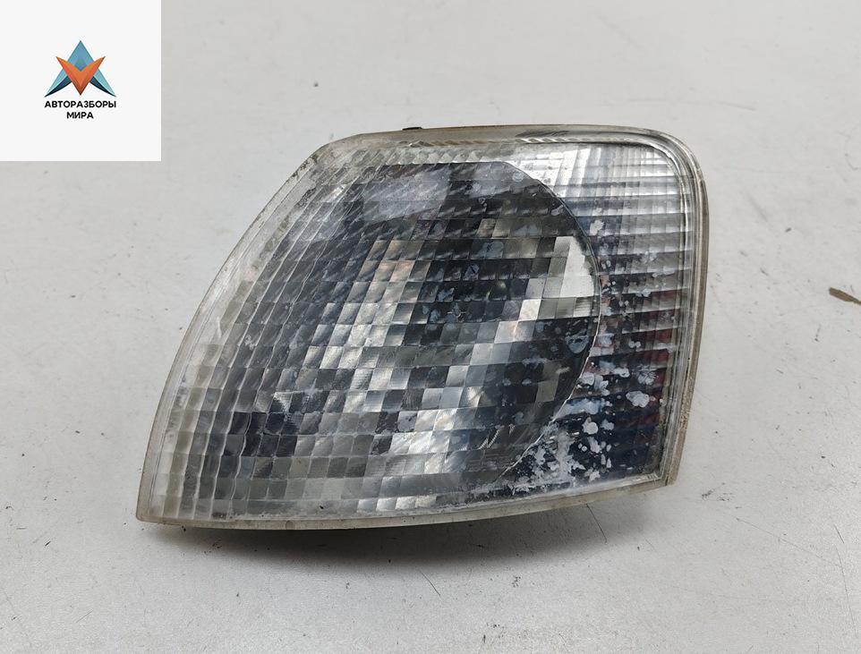 Поворотник (указатель поворота) левый Volkswagen Passat B5 1999, 1.8 л., бензин, МКПП, зелёный, универсал, 3B0953049C - фото №1