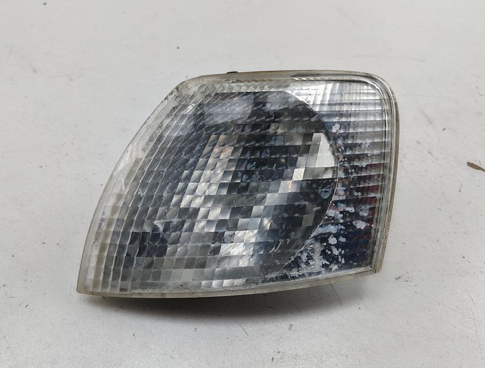 Поворотник (указатель поворота) левый Volkswagen Passat B5 1999, 1.8 л., бензин, МКПП, зелёный, универсал, 3B0953049C