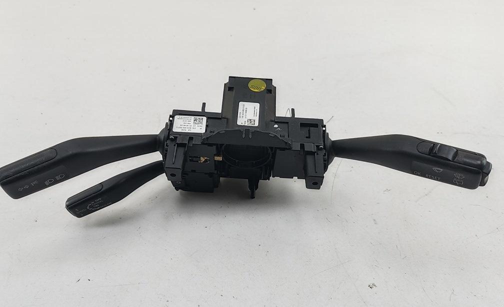переключатель подрулевой Volkswagen Passat B6 2006, 2.0 л., дизель, МКПП, красный, универсал, 3C9953513C