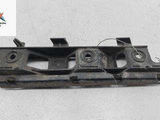 кронштейн переднего бампера Volkswagen Passat B6 2006, 2.0 л., дизель, МКПП, красный, универсал, 3C0807183