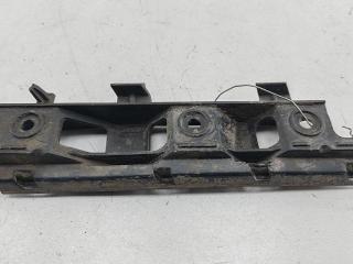 кронштейн переднего бампера Volkswagen Passat B6 2006, 2.0 л., дизель, МКПП, красный, универсал, 3C0807183