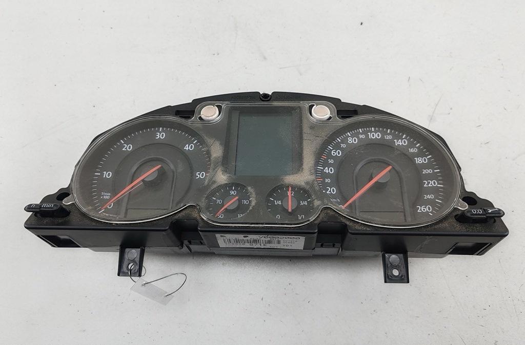 приборная панель Volkswagen Passat B6 2007, 2.0 л., дизель, МКПП, серый, универсал, 3C0920871E