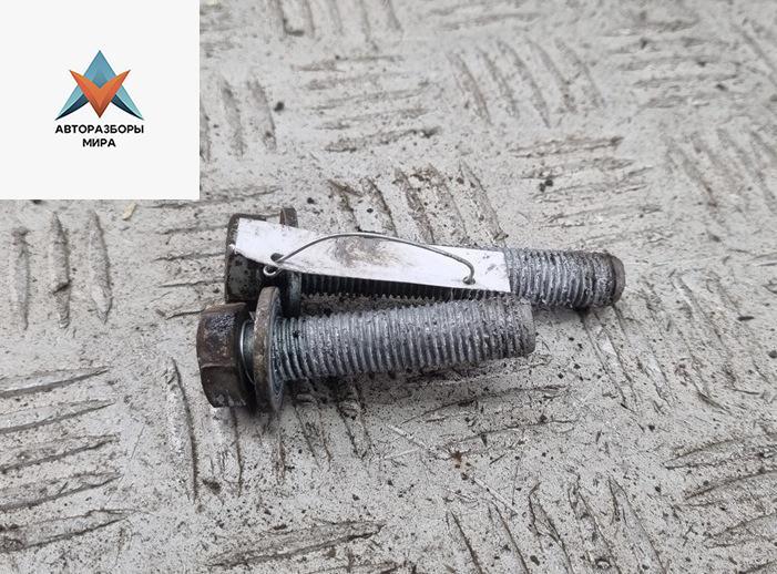 Болт крепления Volkswagen Phaeton 1 поколение 2003, 3.2 л., бензин, АКПП, чёрный, седан - фото №1