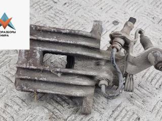 суппорт задний правый Volkswagen Golf 5 поколение 2004, 1.4 л., бензин, МКПП, серый, хетчбэк 3 дв.