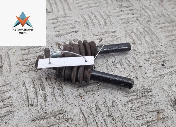 Болт крепления Volkswagen Phaeton 1 поколение 2003, 3.2 л., бензин, АКПП, чёрный, седан - фото №1