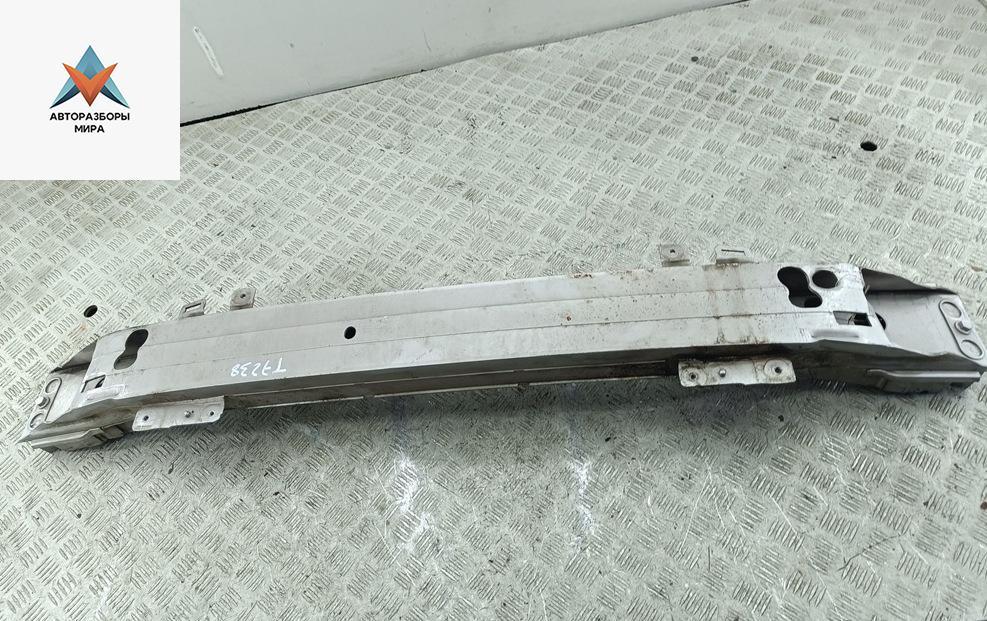 усилитель бампера переднего Volvo S80 1 поколение 2000, 2.4 л., бензин, АКПП, серый, седан - фото №1