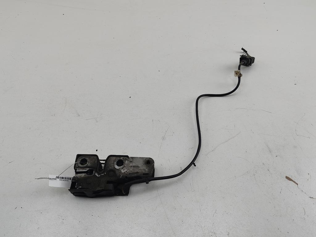 замок капота Volkswagen Passat B6 2006, 2.0 л., дизель, МКПП, чёрный, универсал, 3C1823187