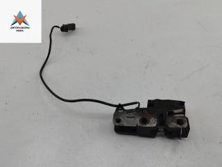 замок капота Volkswagen Passat B6 2006, 2.0 л., дизель, МКПП, красный, универсал, 3C1823187