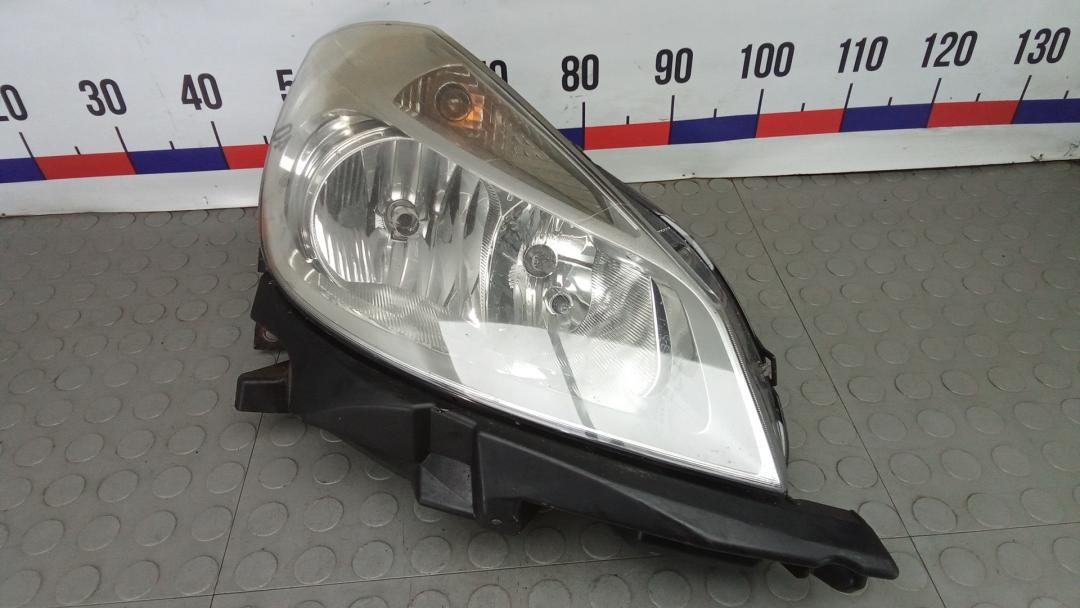 фара правая Renault Clio 3 поколение 2007, 1.2 л., бензин, МКПП, хетчбэк 5 дв. - фото №1