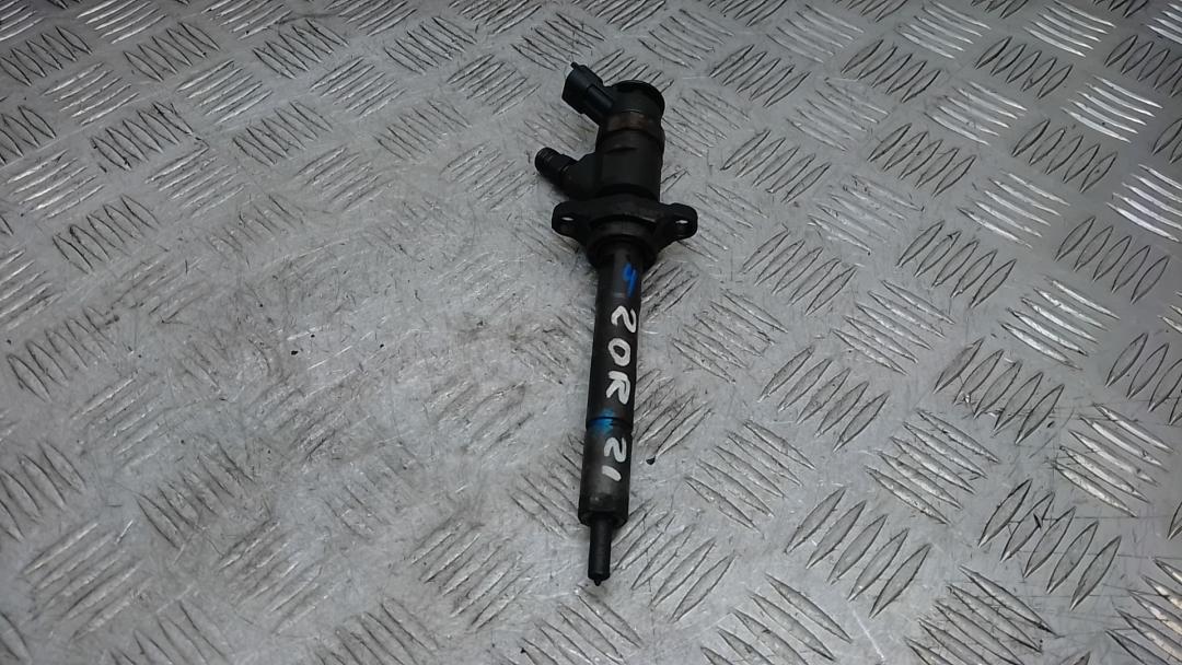 форсунка Peugeot 3008 1 поколение 2010, 1.6 л., дизель, МКПП, хетчбэк 5 дв. - фото №1