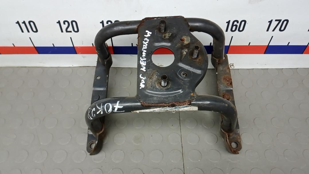 крепление запаски Ford EcoSport 2 поколение 2015, 1.5 л., бензин, МКПП, внедорожник 5 дв. - фото №1