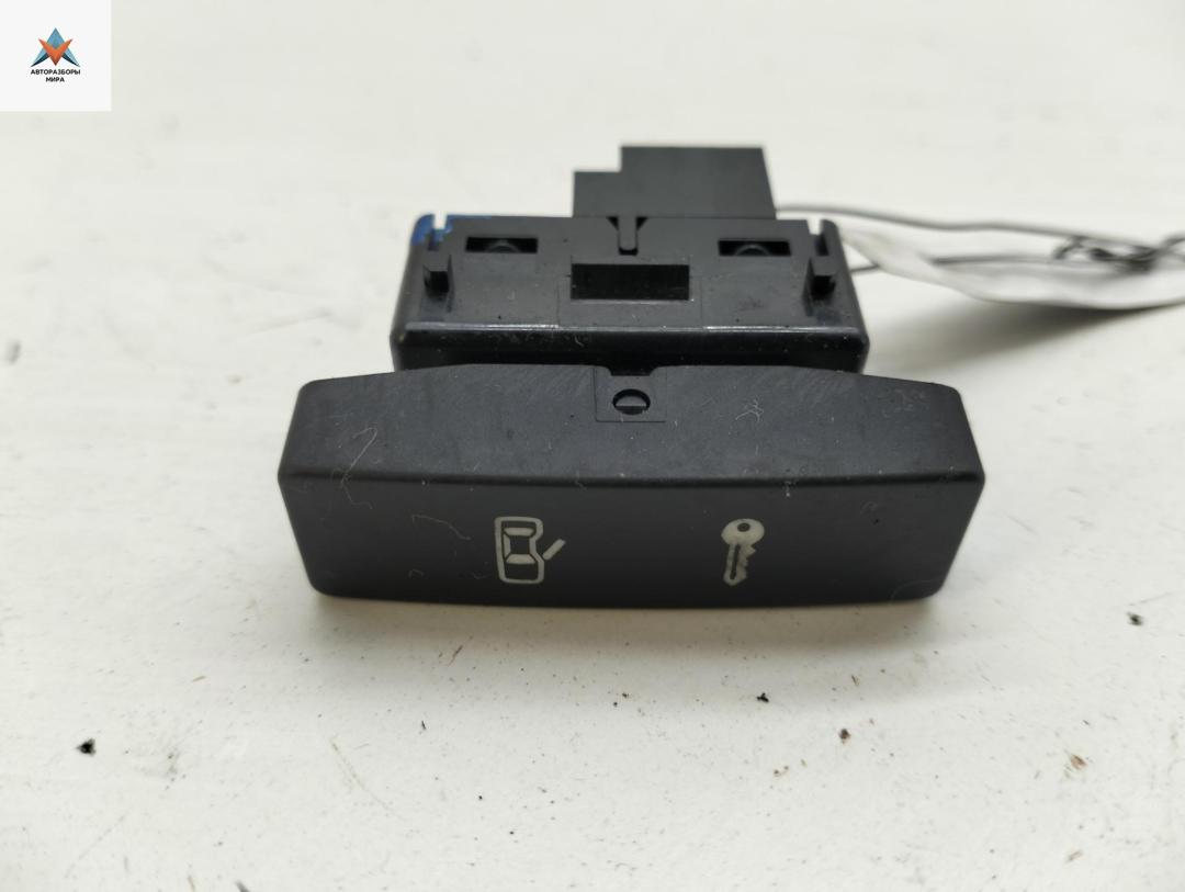 кнопка центрального замка Volkswagen Touareg 1 поколение 2006, 3.0 л., дизель, АКПП, чёрный, внедорожник 5 дв., 7L6962125 - фото №1