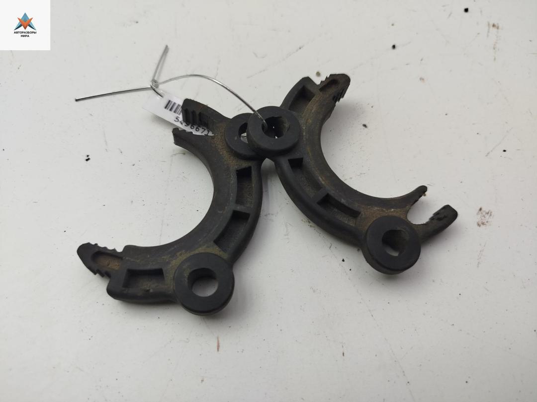 кронштейн (крепление) Opel Astra H 2004, 1.4 л., бензин, МКПП, серый, хетчбэк 5 дв. - фото №1