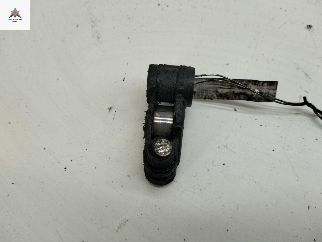 коромысло клапана (рокер) Volkswagen Passat B6 2007, 2.0 л., дизель, робот, серый, универсал, 03G109411B - фото №1
