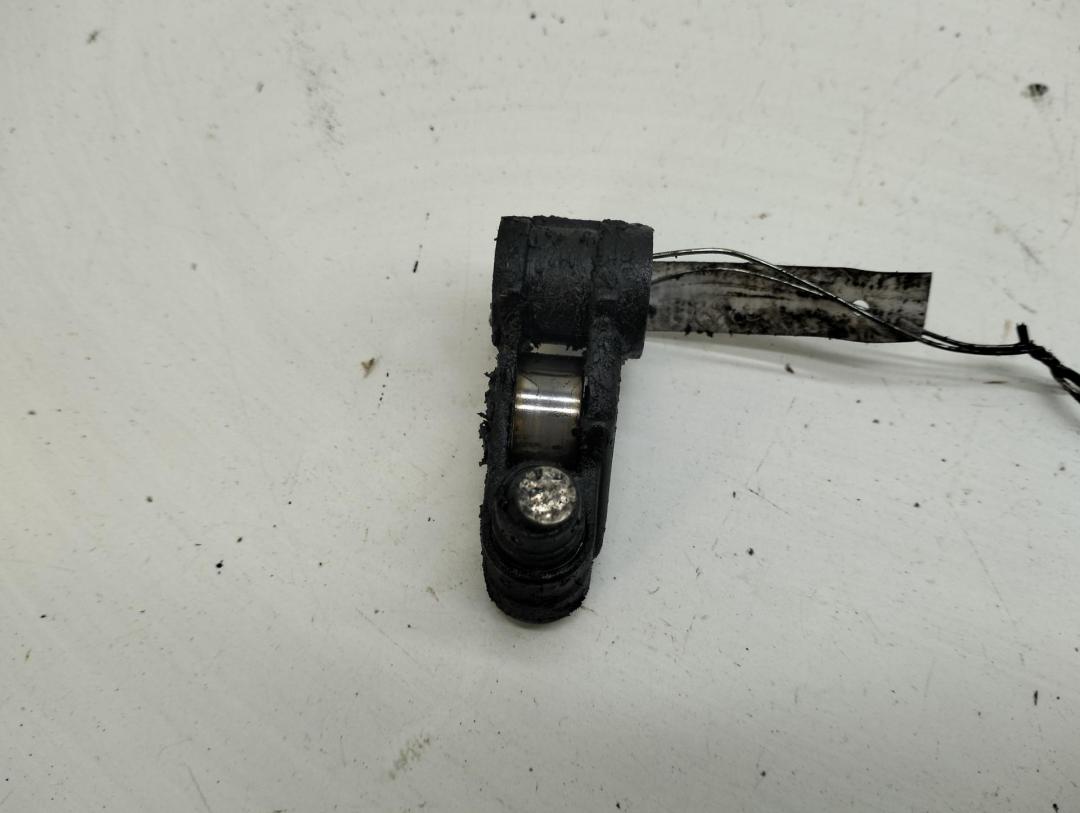 коромысло клапана (рокер) Volkswagen Passat B6 2007, 2.0 л., дизель, робот, серый, универсал, 03G109411B - фото №1