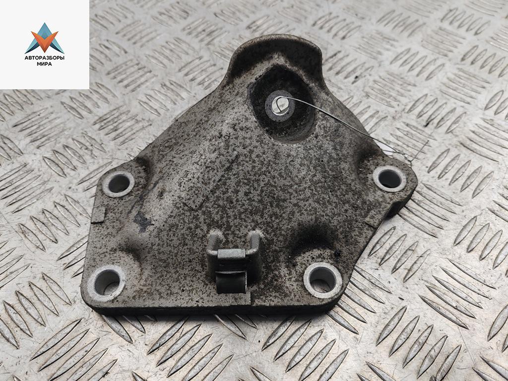 кронштейн двигателя BMW 5 серия E60/E61 2006, 2.5 л., бензин, МКПП, чёрный, седан, 6768521 - фото №1