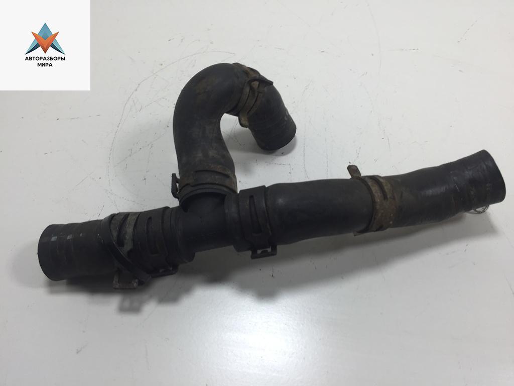 фланец (тройник) системы охлаждения Volkswagen Transporter T4 2002, 2.5 л., дизель, МКПП, белый, микроавтобус - фото №1