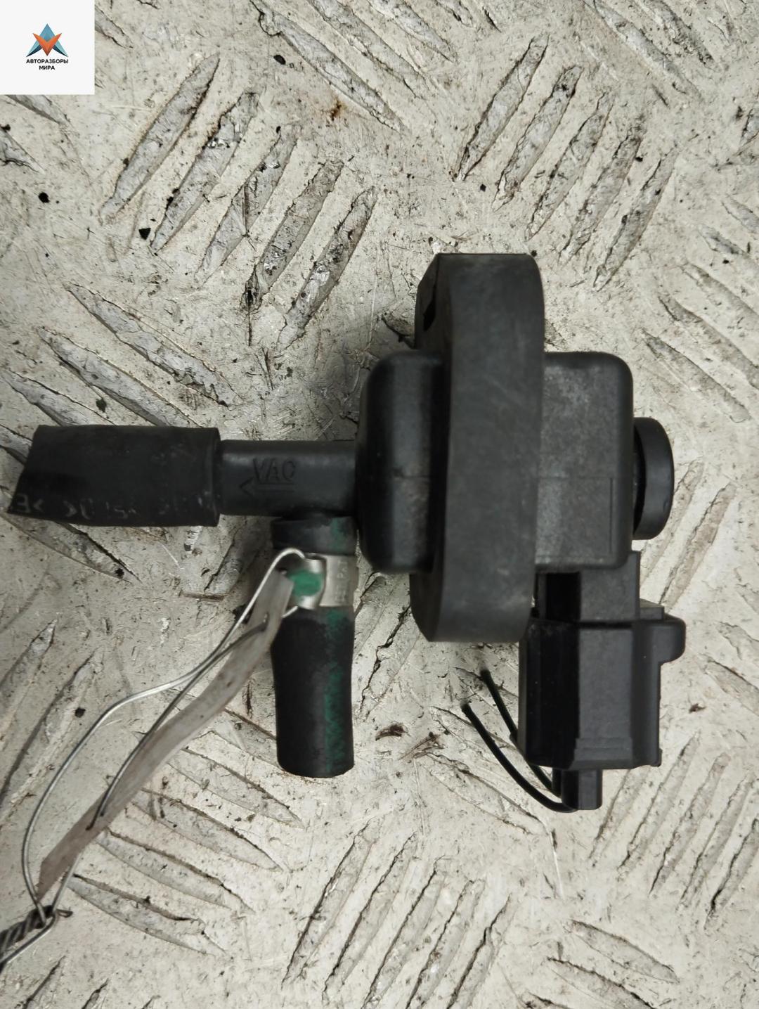 клапан вакуумного управления Ford Mondeo 3 поколение 2001, 2.0 л., бензин, АКПП, серый, универсал - фото №1