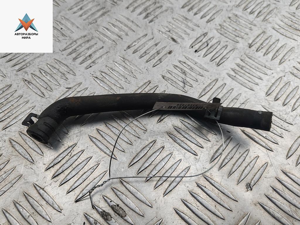 патрубок (трубопровод, шланг) Volkswagen Passat B5 1997, 1.6 л., бензин, МКПП, зелёный, седан, 050121108B - фото №1