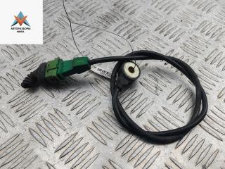 датчик детонации Volkswagen Passat B5 1997, 1.6 л., бензин, МКПП, зелёный, седан, 054905377H