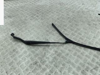 Щеткодержатель (поводок стеклоочистителя) передний Mitsubishi Outlander 1 поколение 2006, 2.0 л., бензин, МКПП, чёрный, внедорожник 5 дв.