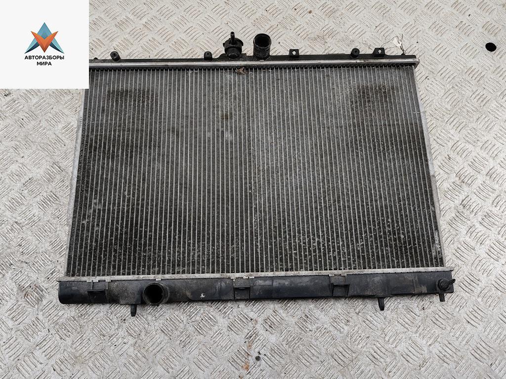 радиатор охлаждения Mitsubishi Outlander 1 поколение 2006, 2.0 л., бензин, МКПП, чёрный, внедорожник 5 дв. - фото №1