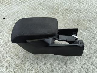 подлокотник Mitsubishi Outlander 1 поколение 2006, 2.0 л., бензин, МКПП, чёрный, внедорожник 5 дв., MR979976