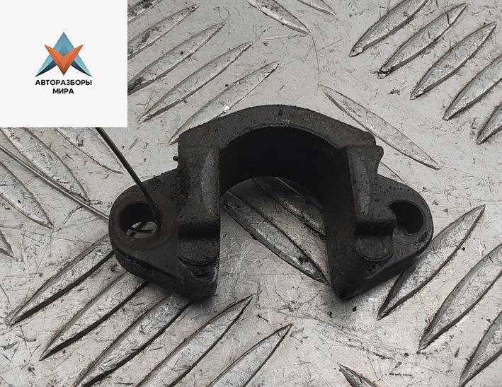 крепление форсунки BMW 5 серия E60/E61 2005, 2.5 л., дизель, МКПП, серый, универсал, 13537787215 - фото №1