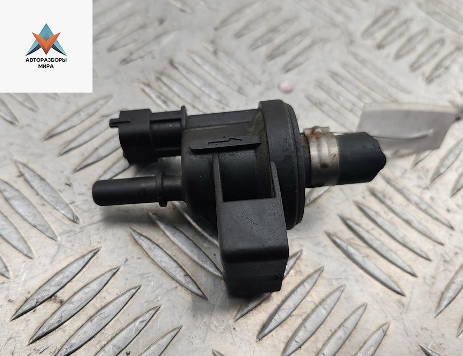 клапан вентиляции топливного бака Alfa Romeo 159 1 поколение 2005, 1.9 л., бензин, МКПП, серый, седан - фото №1