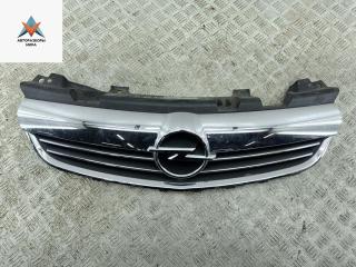 решетка радиатора Opel Zafira 2 поколение (B) [рестайлинг] 2009, белый, минивэн, 13247331