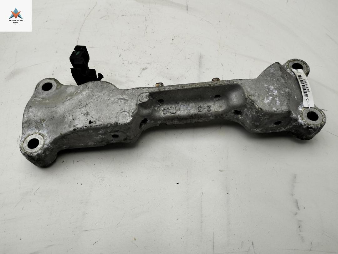 кронштейн двигателя Peugeot 207 1 поколение 2007, 1.6 л., бензин, МКПП, серый, кабриолет, 9654165780 - фото №1