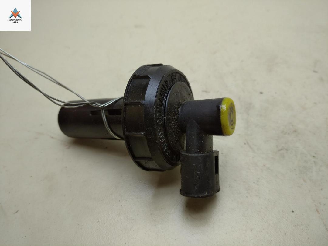 Крышка бачка тормозной жидкости Renault Master 2 поколение 2000, 2.8 л., дизель, МКПП, белый, микроавтобус - фото №1