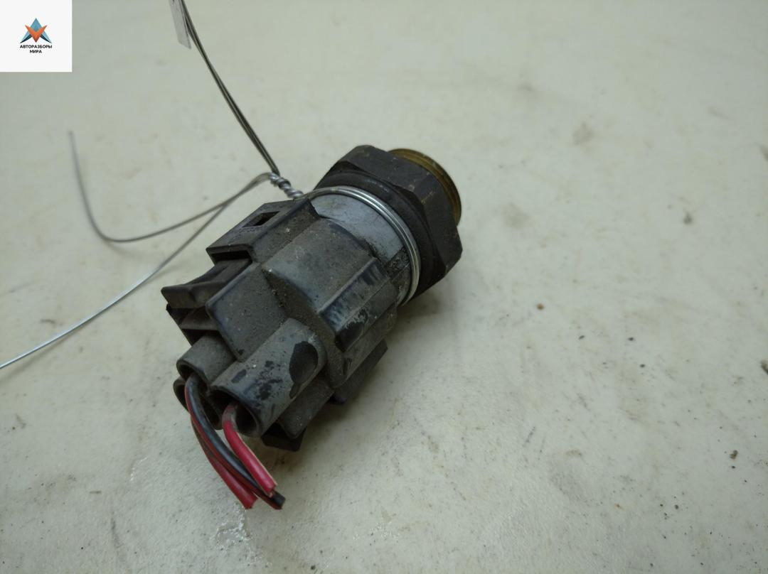 датчик температуры Volkswagen Transporter T4 1994, 2.4 л., дизель, МКПП, белый, микроавтобус - фото №1