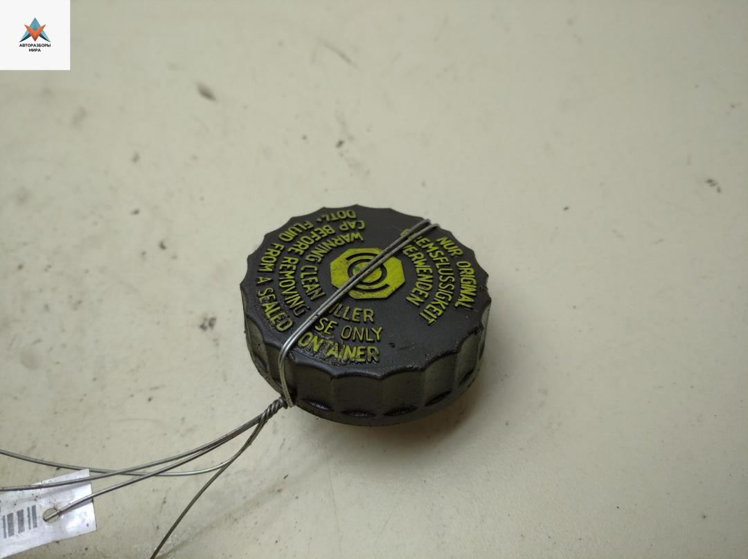 Крышка бачка тормозной жидкости Volkswagen Crafter 1 поколение 2007, 2.5 л., дизель, МКПП, белый, микроавтобус - фото №1