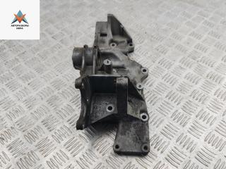 кронштейн генератора Volkswagen Passat B5 1997, 1.6 л., бензин, МКПП, зелёный, седан, 06B903143F