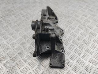 кронштейн генератора Volkswagen Passat B5 1997, 1.6 л., бензин, МКПП, зелёный, седан, 06B903143F