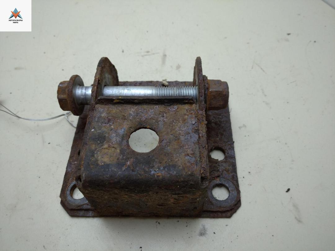 кронштейн рессоры Renault Master 2 поколение 2000, 2.8 л., дизель, МКПП, белый, микроавтобус - фото №1